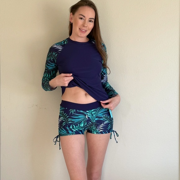 Tropical Leaf Print Rash Guard Set - Picture 6 of 7